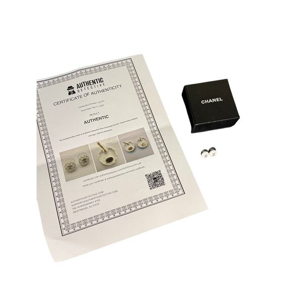 Chanel White Quilted Resin w/Gold CC Logo Earrings w/Box and COA - Picture 8 of 8